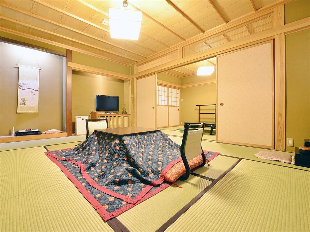 Jinpyokaku Hotel Yamanouchi  Buitenkant foto
