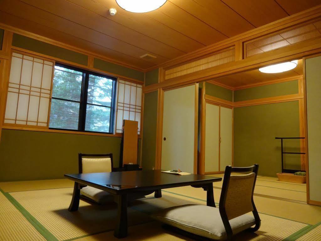 Jinpyokaku Hotel Yamanouchi  Buitenkant foto