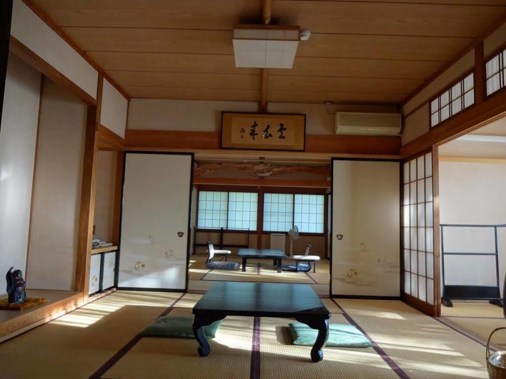 Jinpyokaku Hotel Yamanouchi  Buitenkant foto