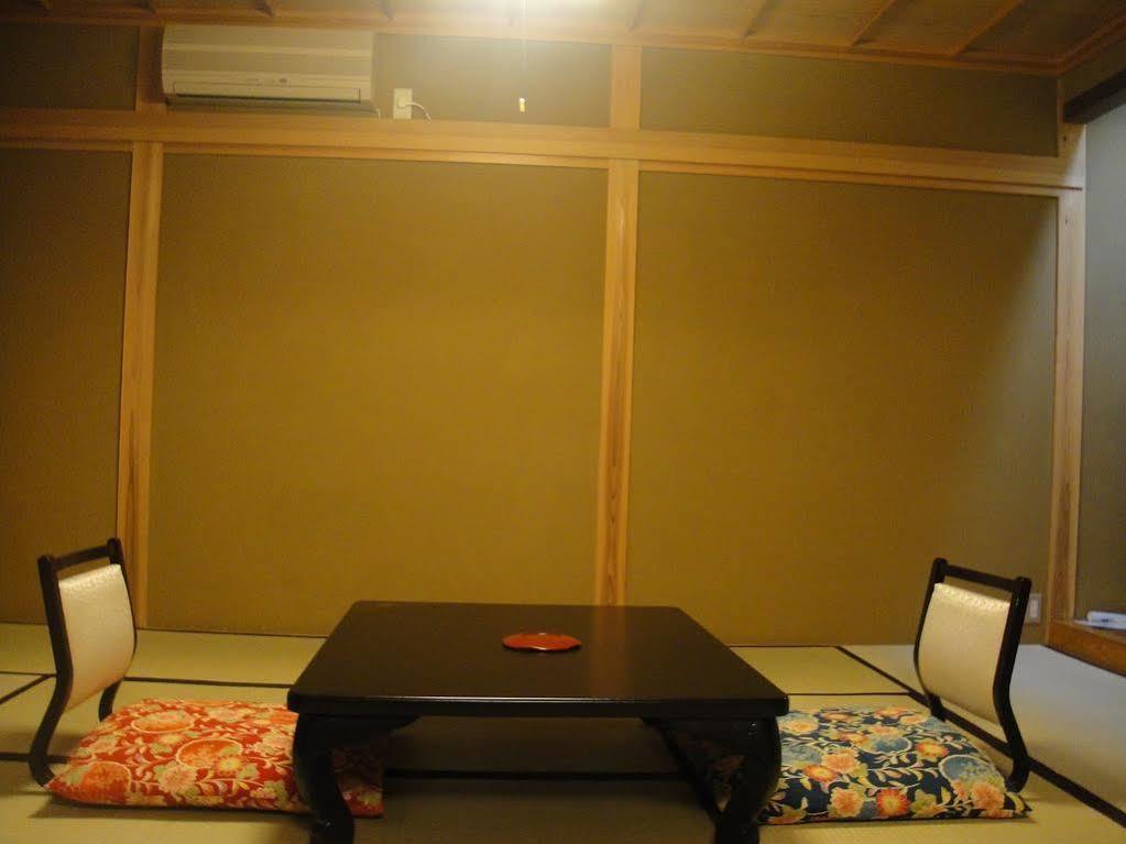 Jinpyokaku Hotel Yamanouchi  Buitenkant foto