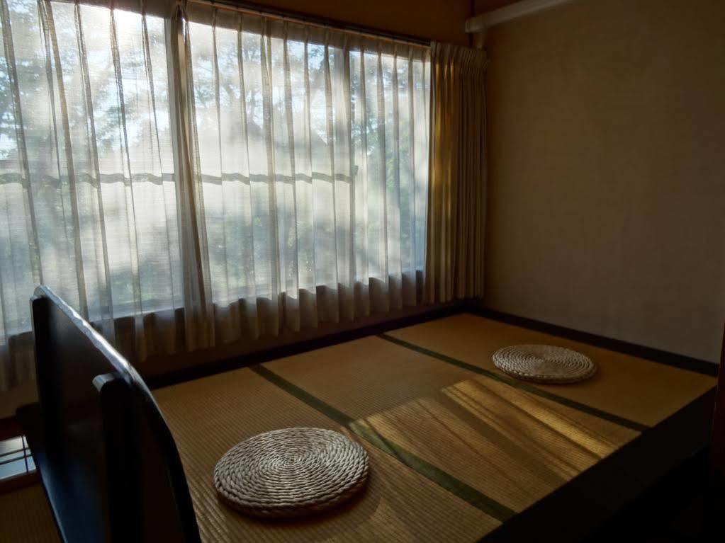 Jinpyokaku Hotel Yamanouchi  Buitenkant foto