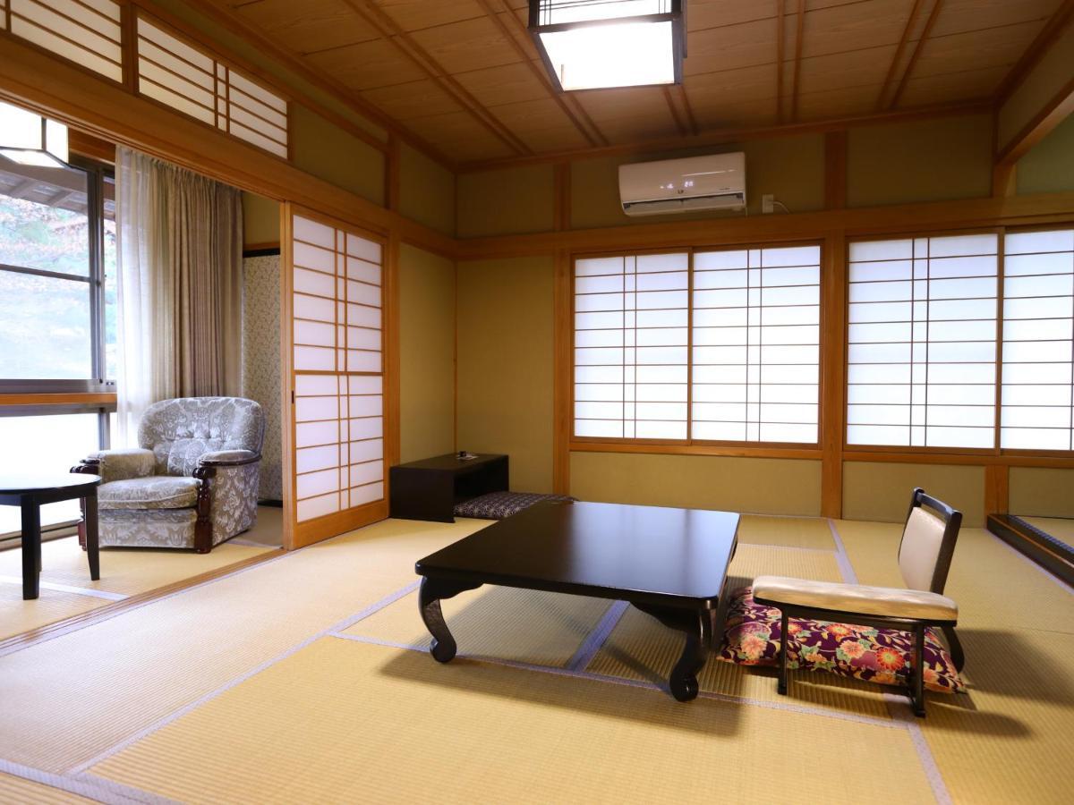 Jinpyokaku Hotel Yamanouchi  Buitenkant foto